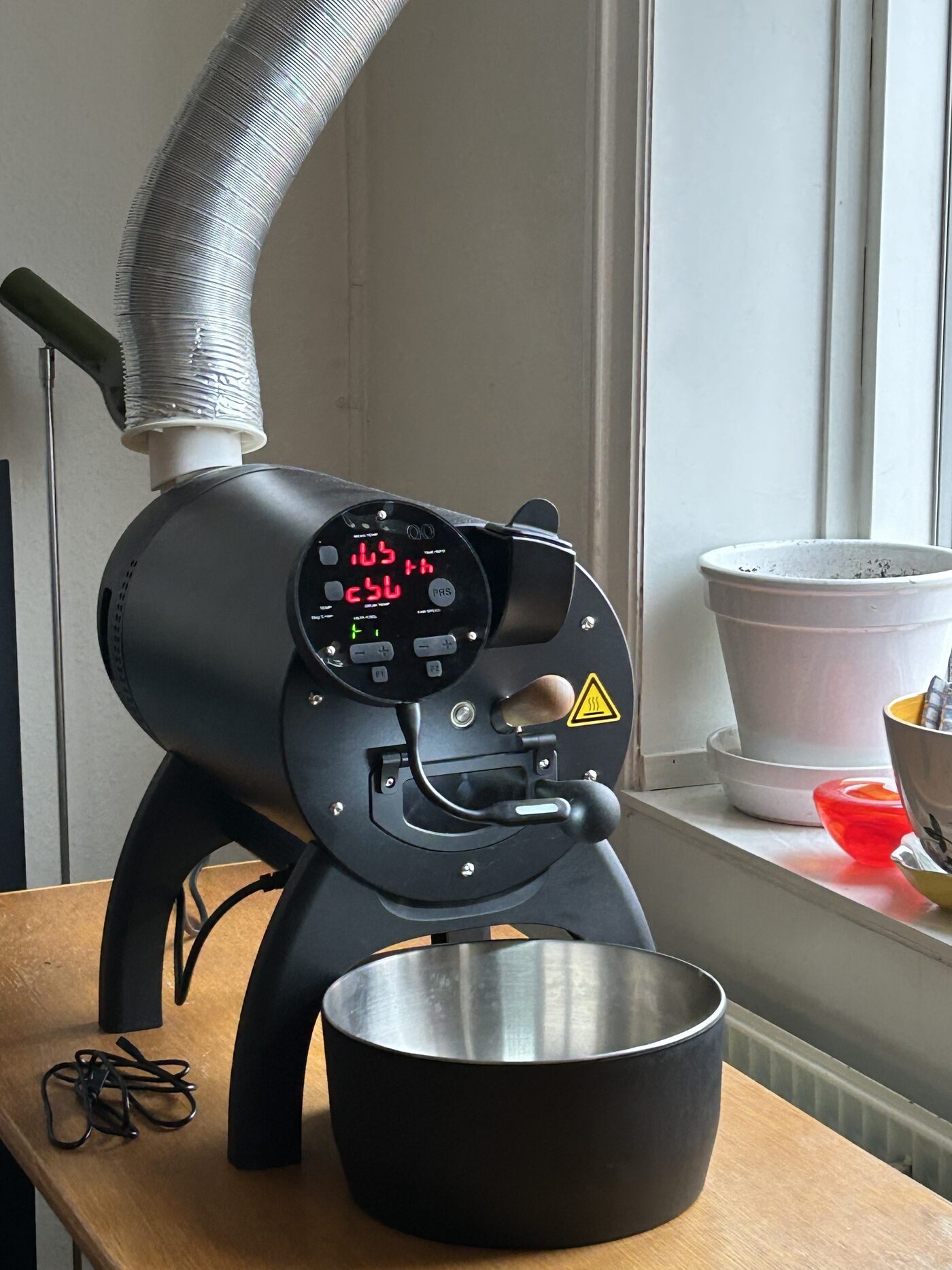 Roaster machine at work